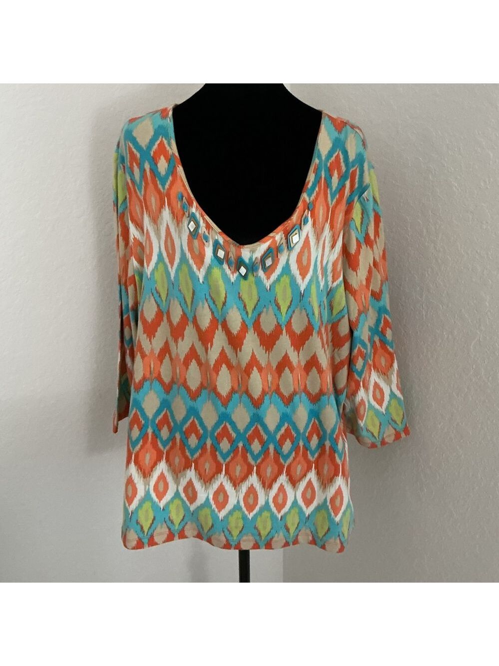 Ruby Rd. Woman Ikat Print Embellished V-Neck 3/4 Sleeve Top – size 2X - Picture 6 of 13